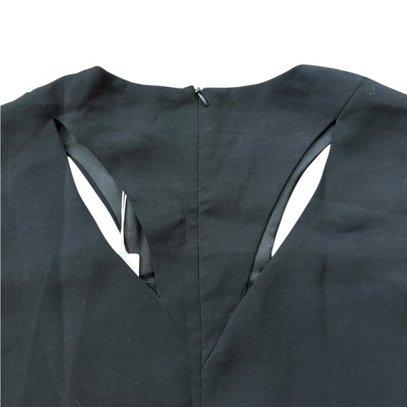 Line and Dot Sleeveless Black Dress - Picture 3 of 11